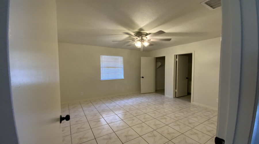 119 Tours Ln, Laredo, Texas 78045, 4 Bedrooms Bedrooms, 6 Rooms Rooms,3 BathroomsBathrooms,Residential,For Sale,119 Tours Ln,20254507