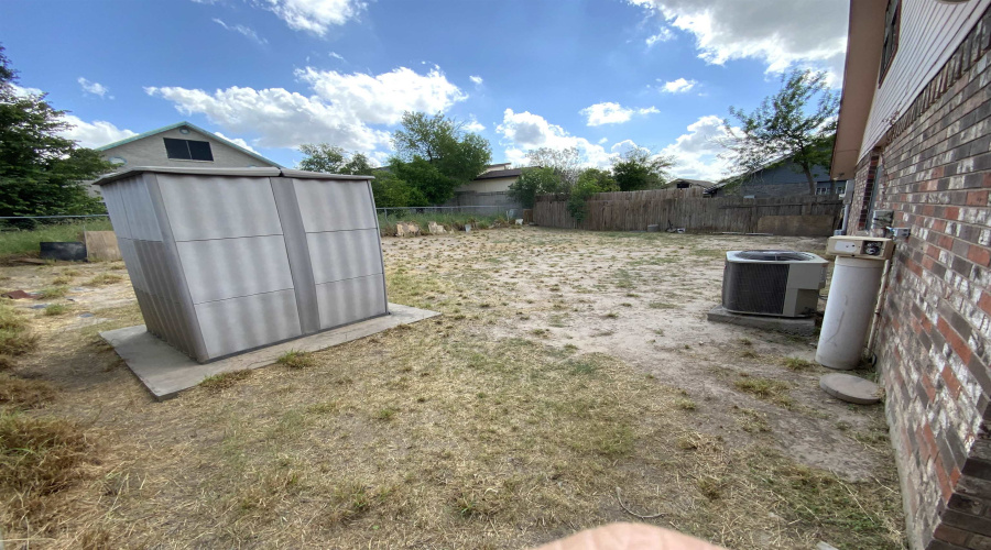 119 Tours Ln, Laredo, Texas 78045, 4 Bedrooms Bedrooms, 6 Rooms Rooms,3 BathroomsBathrooms,Residential,For Sale,119 Tours Ln,20254507