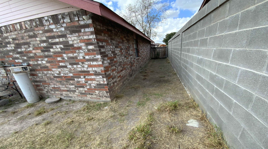 119 Tours Ln, Laredo, Texas 78045, 4 Bedrooms Bedrooms, 6 Rooms Rooms,3 BathroomsBathrooms,Residential,For Sale,119 Tours Ln,20254507