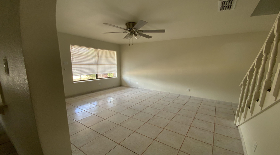 119 Tours Ln, Laredo, Texas 78045, 4 Bedrooms Bedrooms, 6 Rooms Rooms,3 BathroomsBathrooms,Residential,For Sale,119 Tours Ln,20254507