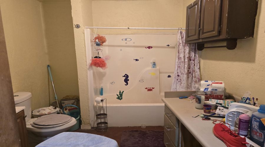 1809 San Enrique Ave, Laredo, Texas 78040-3610, 2 Bedrooms Bedrooms, 4 Rooms Rooms,1 BathroomBathrooms,Residential,For Sale,1809 San Enrique Ave,20254073