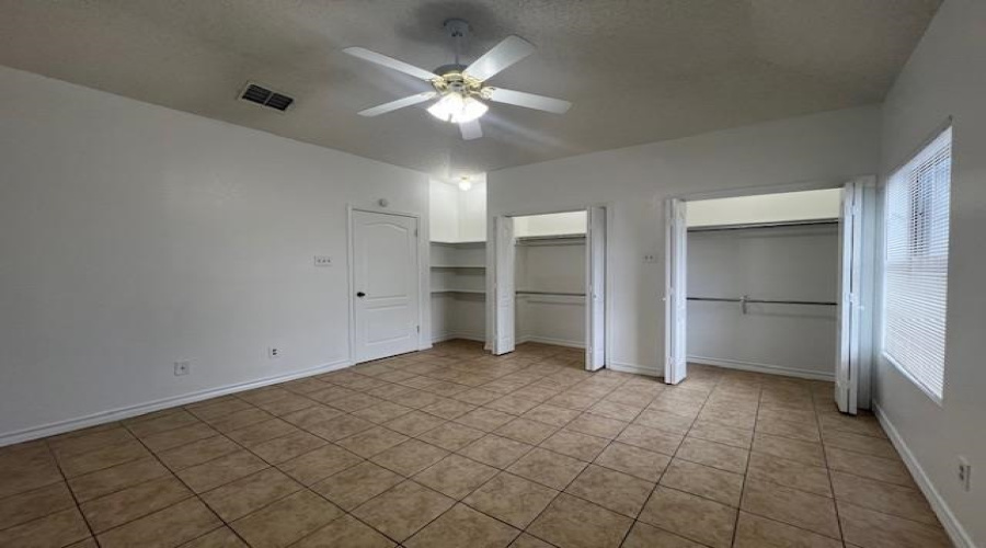 1419 Gustavus St, Laredo, Texas 78040, 2 Bedrooms Bedrooms, 4 Rooms Rooms,1 BathroomBathrooms,Residential,For Rent,1419 Gustavus St,20254508