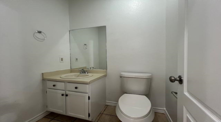 1419 Gustavus St, Laredo, Texas 78040, 2 Bedrooms Bedrooms, 4 Rooms Rooms,1 BathroomBathrooms,Residential,For Rent,1419 Gustavus St,20254508