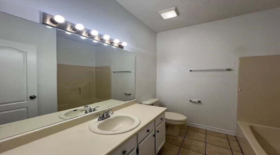 1419 Gustavus St, Laredo, Texas 78040, 2 Bedrooms Bedrooms, 4 Rooms Rooms,1 BathroomBathrooms,Residential,For Rent,1419 Gustavus St,20254508