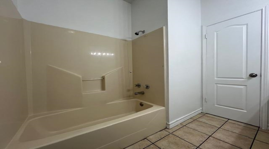 1419 Gustavus St, Laredo, Texas 78040, 2 Bedrooms Bedrooms, 4 Rooms Rooms,1 BathroomBathrooms,Residential,For Rent,1419 Gustavus St,20254508