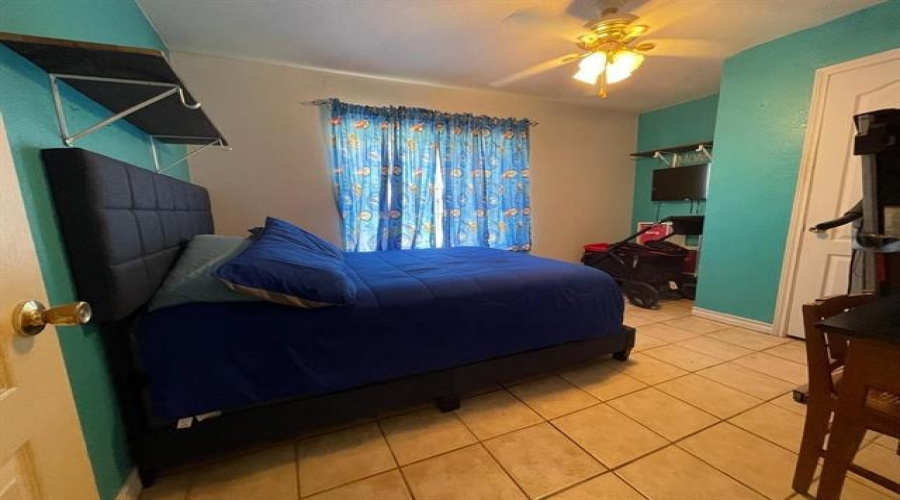 133 Los Fresnos, Laredo, Texas 78046, 3 Bedrooms Bedrooms, 5 Rooms Rooms,2 BathroomsBathrooms,Residential,For Sale,133 Los Fresnos,20254076