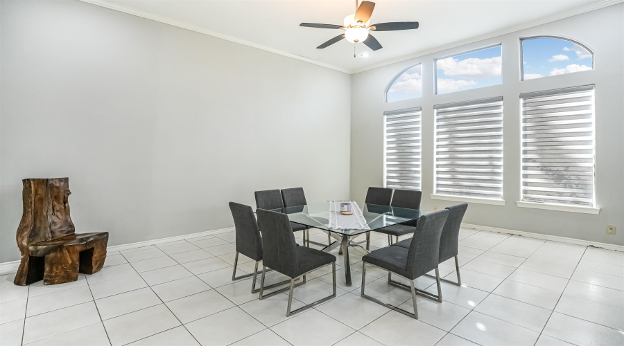 309 Lake Kariba Ct, Laredo, Texas 78041, 5 Bedrooms Bedrooms, 10 Rooms Rooms,4 BathroomsBathrooms,Residential,For Sale,309 Lake Kariba Ct,20254509