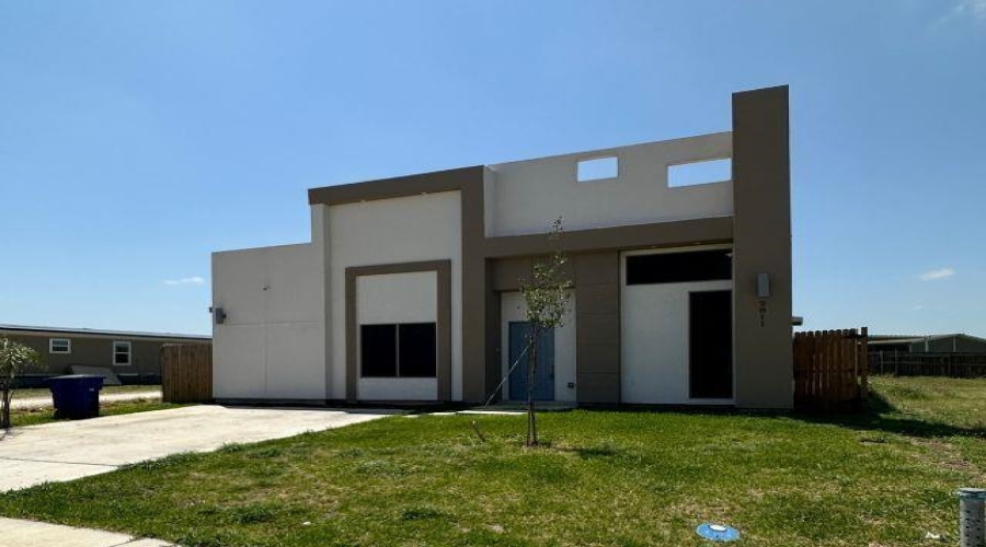 2811 Lavanda Dr., Laredo, Texas 78046, 3 Bedrooms Bedrooms, 4 Rooms Rooms,2 BathroomsBathrooms,Residential,For Rent,2811 Lavanda Dr.,20254512