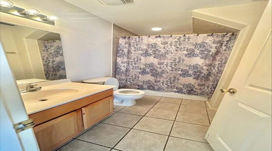 4602 Rio Plata Ct, Laredo, Texas 78046, 4 Bedrooms Bedrooms, 7 Rooms Rooms,2 BathroomsBathrooms,Residential,For Sale,4602 Rio Plata Ct,20254078