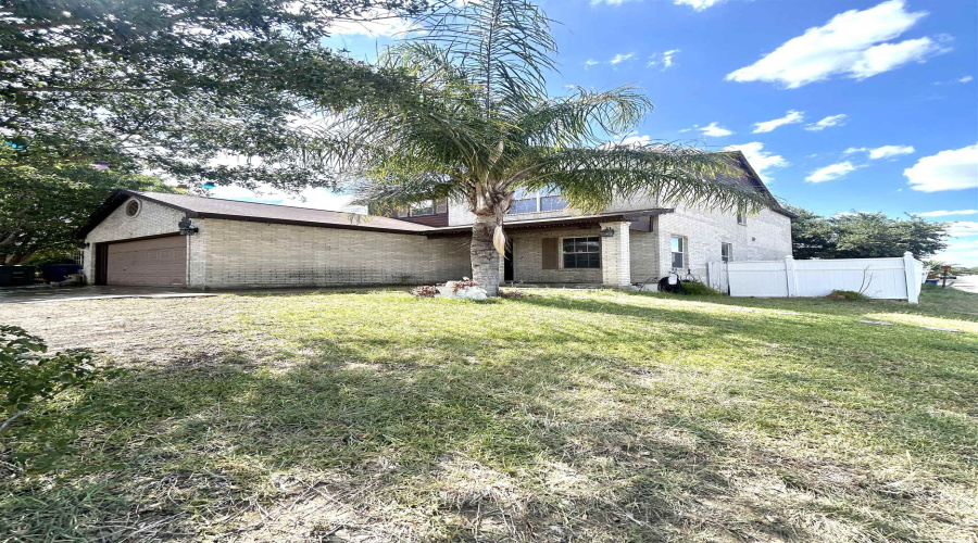 4602 Rio Plata Ct, Laredo, Texas 78046, 4 Bedrooms Bedrooms, 7 Rooms Rooms,2 BathroomsBathrooms,Residential,For Sale,4602 Rio Plata Ct,20254078