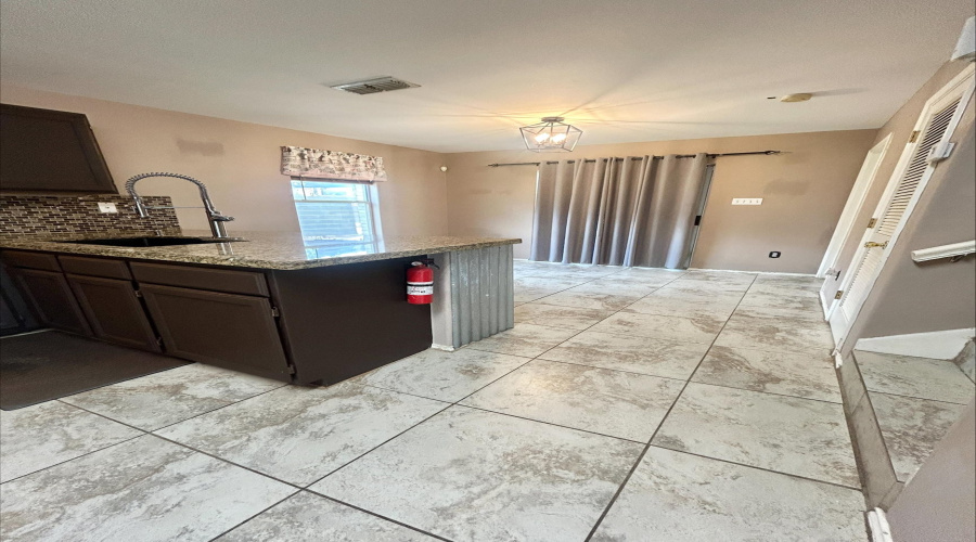 4602 Rio Plata Ct, Laredo, Texas 78046, 4 Bedrooms Bedrooms, 7 Rooms Rooms,2 BathroomsBathrooms,Residential,For Sale,4602 Rio Plata Ct,20254078