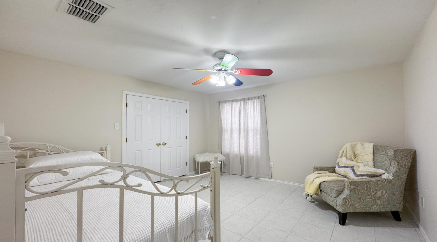 101 Castellanos Ct, Laredo, Texas 78045, 3 Bedrooms Bedrooms, 5 Rooms Rooms,2 BathroomsBathrooms,Residential,For Sale,101 Castellanos Ct,20254519