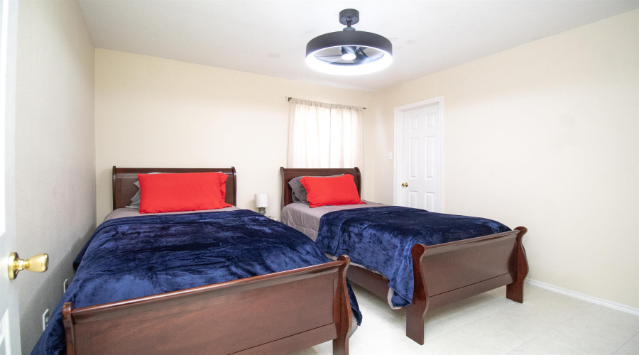 101 Castellanos Ct, Laredo, Texas 78045, 3 Bedrooms Bedrooms, 5 Rooms Rooms,2 BathroomsBathrooms,Residential,For Sale,101 Castellanos Ct,20254519