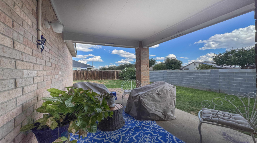 101 Castellanos Ct, Laredo, Texas 78045, 3 Bedrooms Bedrooms, 5 Rooms Rooms,2 BathroomsBathrooms,Residential,For Sale,101 Castellanos Ct,20254519