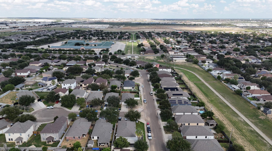 101 Castellanos Ct, Laredo, Texas 78045, 3 Bedrooms Bedrooms, 5 Rooms Rooms,2 BathroomsBathrooms,Residential,For Sale,101 Castellanos Ct,20254519