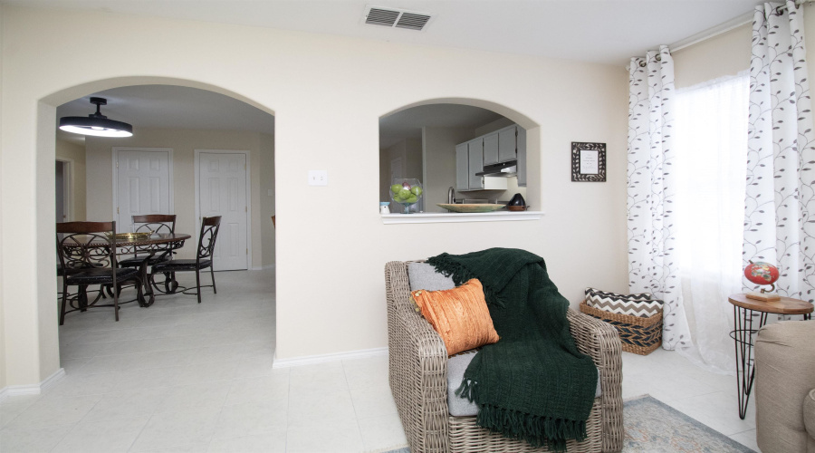 101 Castellanos Ct, Laredo, Texas 78045, 3 Bedrooms Bedrooms, 5 Rooms Rooms,2 BathroomsBathrooms,Residential,For Sale,101 Castellanos Ct,20254519