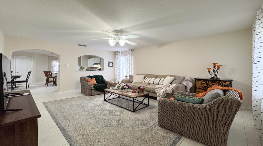 101 Castellanos Ct, Laredo, Texas 78045, 3 Bedrooms Bedrooms, 5 Rooms Rooms,2 BathroomsBathrooms,Residential,For Sale,101 Castellanos Ct,20254519