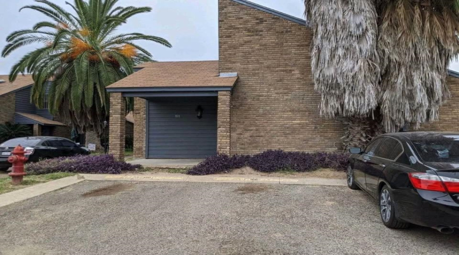 201 E Del Mar Blvd, Laredo, Texas 78041, 2 Bedrooms Bedrooms, 2 Rooms Rooms,1 BathroomBathrooms,Residential,For Rent,201 E Del Mar Blvd,20254080