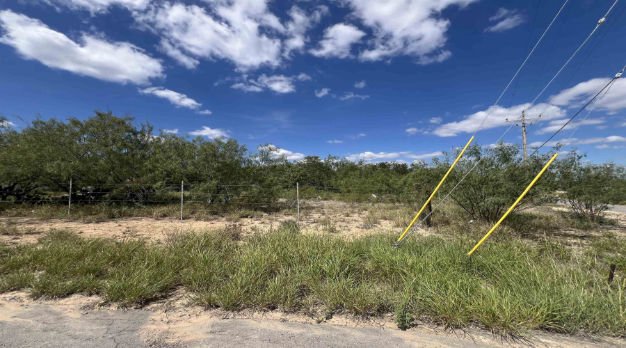 308 Water St, Zapata, Texas 78076, 1 Bedroom Bedrooms, 1 Room Rooms,1 BathroomBathrooms,Residential,For Sale,308 Water St,20254523