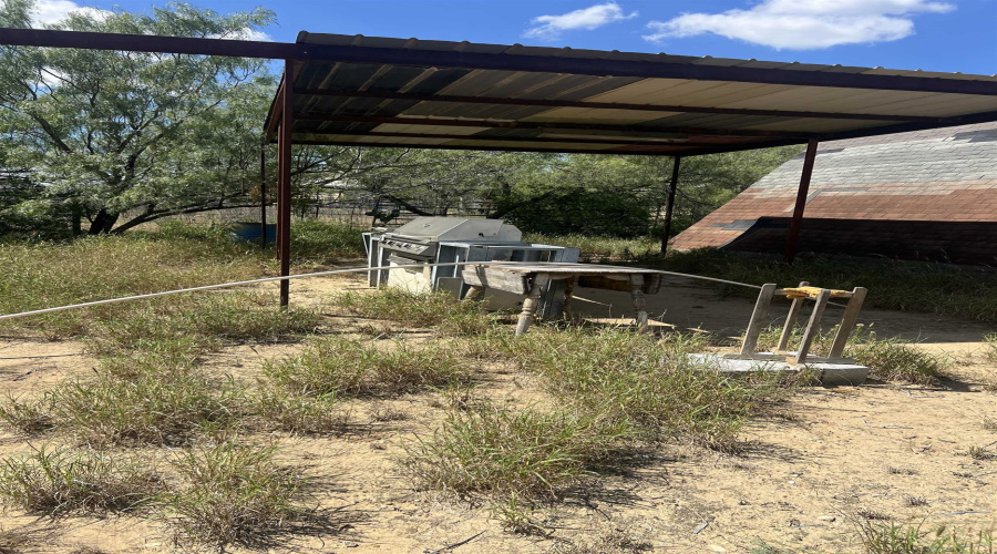 308 Water St, Zapata, Texas 78076, 1 Bedroom Bedrooms, 1 Room Rooms,1 BathroomBathrooms,Residential,For Sale,308 Water St,20254523