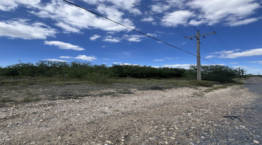 308 Water St, Zapata, Texas 78076, 1 Bedroom Bedrooms, 1 Room Rooms,1 BathroomBathrooms,Residential,For Sale,308 Water St,20254523
