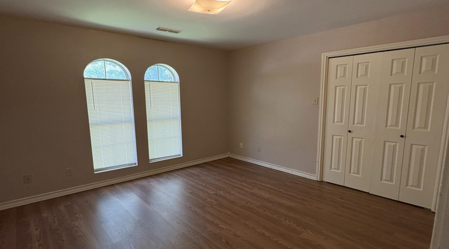 1603 Sherwood Dr, Laredo, Texas 78045, 3 Bedrooms Bedrooms, 5 Rooms Rooms,2 BathroomsBathrooms,Residential,For Rent,1603 Sherwood Dr,20254082