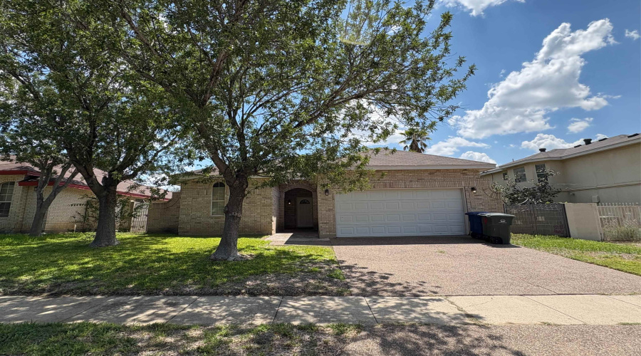 1603 Sherwood Dr, Laredo, Texas 78045, 3 Bedrooms Bedrooms, 5 Rooms Rooms,2 BathroomsBathrooms,Residential,For Rent,1603 Sherwood Dr,20254082