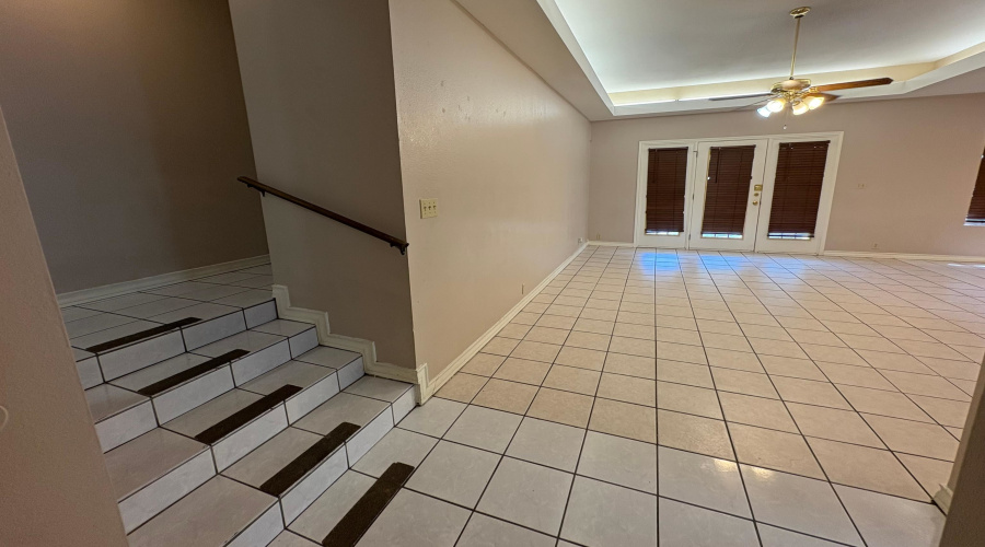 1603 Sherwood Dr, Laredo, Texas 78045, 3 Bedrooms Bedrooms, 5 Rooms Rooms,2 BathroomsBathrooms,Residential,For Rent,1603 Sherwood Dr,20254082
