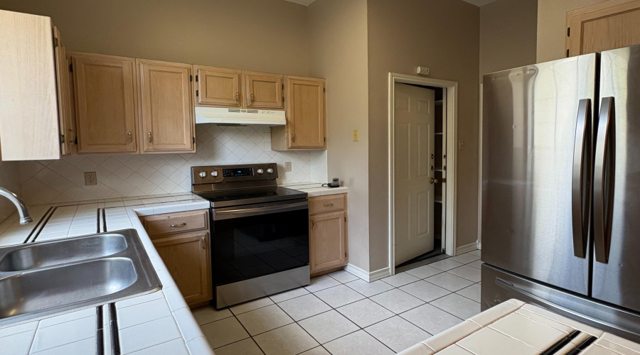 1603 Sherwood Dr, Laredo, Texas 78045, 3 Bedrooms Bedrooms, 5 Rooms Rooms,2 BathroomsBathrooms,Residential,For Rent,1603 Sherwood Dr,20254082