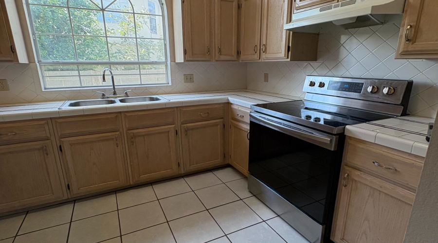 1603 Sherwood Dr, Laredo, Texas 78045, 3 Bedrooms Bedrooms, 5 Rooms Rooms,2 BathroomsBathrooms,Residential,For Rent,1603 Sherwood Dr,20254082