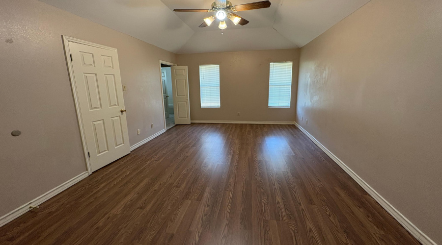 1603 Sherwood Dr, Laredo, Texas 78045, 3 Bedrooms Bedrooms, 5 Rooms Rooms,2 BathroomsBathrooms,Residential,For Rent,1603 Sherwood Dr,20254082