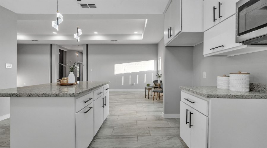 128 Lusitano Dr., Laredo, Texas 78046, 3 Bedrooms Bedrooms, 5 Rooms Rooms,2 BathroomsBathrooms,Residential,For Sale,128 Lusitano Dr.,20254084