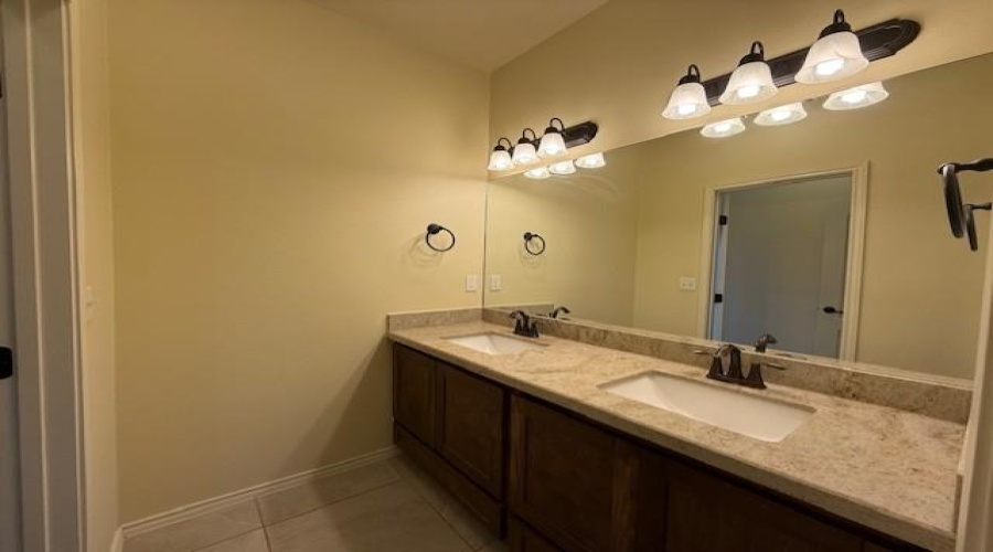 5403 Montevista Dr., Laredo, Texas 78041-7704, 3 Bedrooms Bedrooms, 5 Rooms Rooms,2 BathroomsBathrooms,Residential,For Rent,5403 Montevista Dr.,20254527
