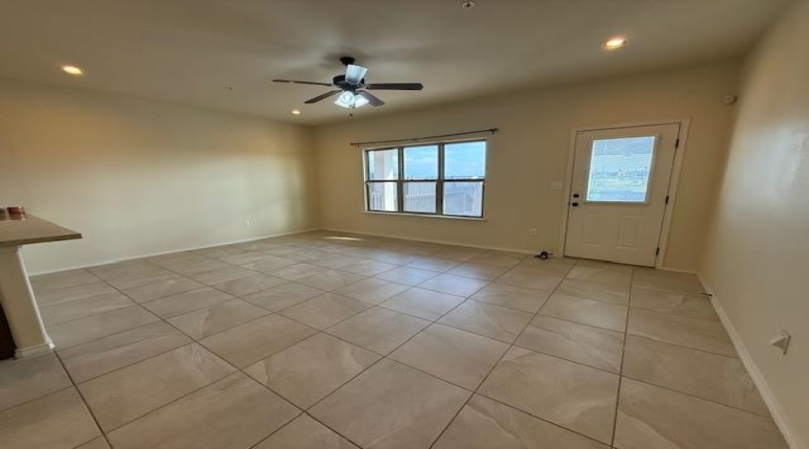 5403 Montevista Dr., Laredo, Texas 78041-7704, 3 Bedrooms Bedrooms, 5 Rooms Rooms,2 BathroomsBathrooms,Residential,For Rent,5403 Montevista Dr.,20254527