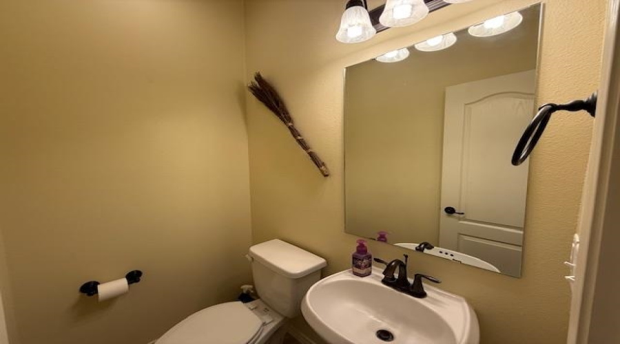 5403 Montevista Dr., Laredo, Texas 78041-7704, 3 Bedrooms Bedrooms, 5 Rooms Rooms,2 BathroomsBathrooms,Residential,For Rent,5403 Montevista Dr.,20254527