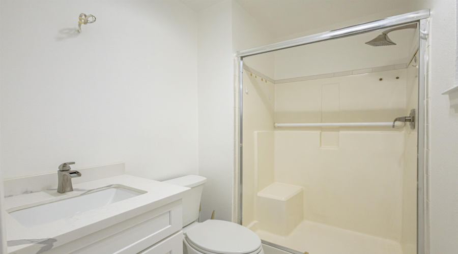 318 S Dakota, Laredo, Texas 78041, 4 Bedrooms Bedrooms, 7 Rooms Rooms,3 BathroomsBathrooms,Residential,For Sale,318 S Dakota,20254088