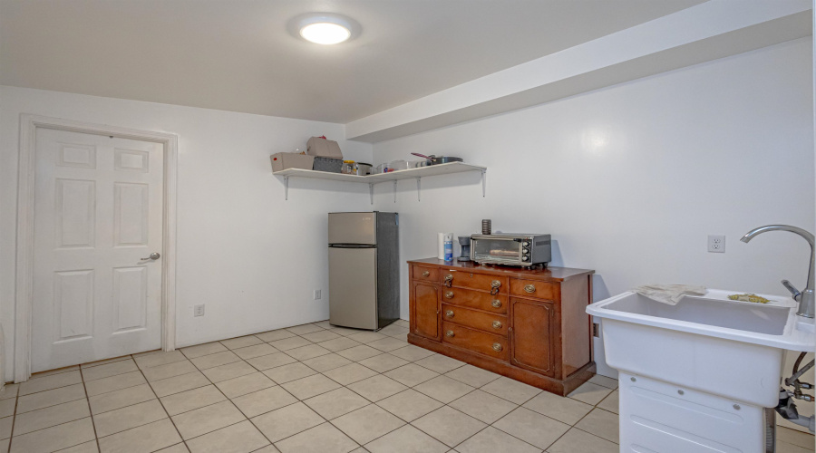 318 S Dakota, Laredo, Texas 78041, 4 Bedrooms Bedrooms, 7 Rooms Rooms,3 BathroomsBathrooms,Residential,For Sale,318 S Dakota,20254088