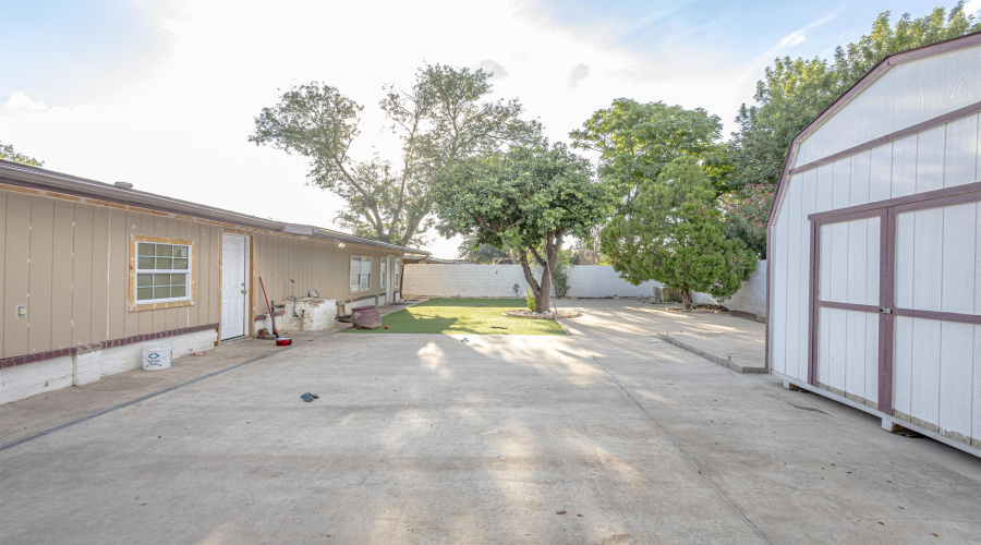 318 S Dakota, Laredo, Texas 78041, 4 Bedrooms Bedrooms, 7 Rooms Rooms,3 BathroomsBathrooms,Residential,For Sale,318 S Dakota,20254088