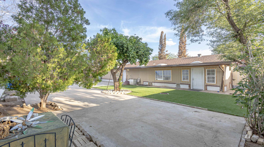 318 S Dakota, Laredo, Texas 78041, 4 Bedrooms Bedrooms, 7 Rooms Rooms,3 BathroomsBathrooms,Residential,For Sale,318 S Dakota,20254088