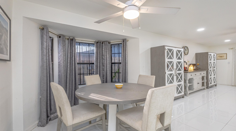 318 S Dakota, Laredo, Texas 78041, 4 Bedrooms Bedrooms, 7 Rooms Rooms,3 BathroomsBathrooms,Residential,For Sale,318 S Dakota,20254088