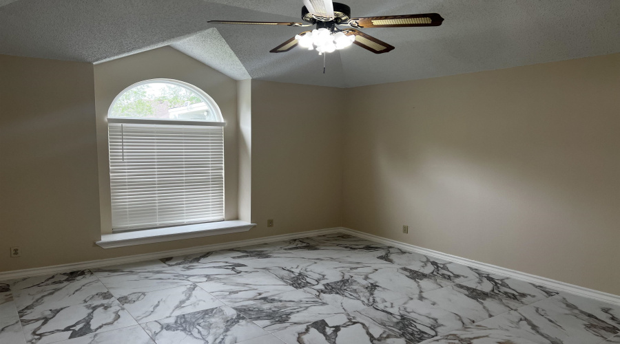 8608 St John Lp, Laredo, Texas 78045-7572, 4 Bedrooms Bedrooms, 8 Rooms Rooms,3 BathroomsBathrooms,Residential,For Sale,8608 St John Lp,20254528