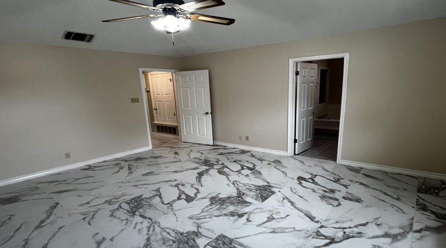 8608 St John Lp, Laredo, Texas 78045-7572, 4 Bedrooms Bedrooms, 8 Rooms Rooms,3 BathroomsBathrooms,Residential,For Sale,8608 St John Lp,20254528