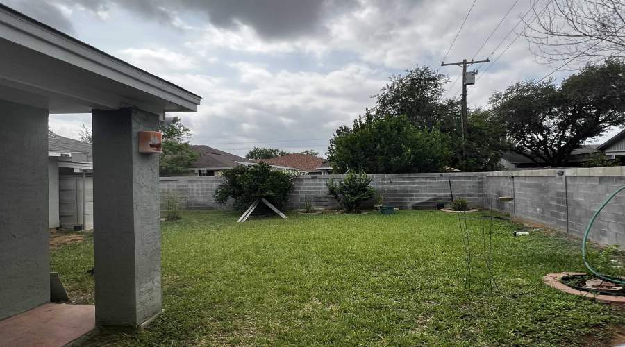 8608 St John Lp, Laredo, Texas 78045-7572, 4 Bedrooms Bedrooms, 8 Rooms Rooms,3 BathroomsBathrooms,Residential,For Sale,8608 St John Lp,20254528