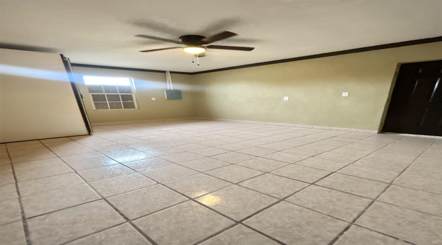 222 Segovia Dr, Laredo, Texas 78046, 3 Bedrooms Bedrooms, 5 Rooms Rooms,3 BathroomsBathrooms,Residential,For Sale,222 Segovia Dr,20254091