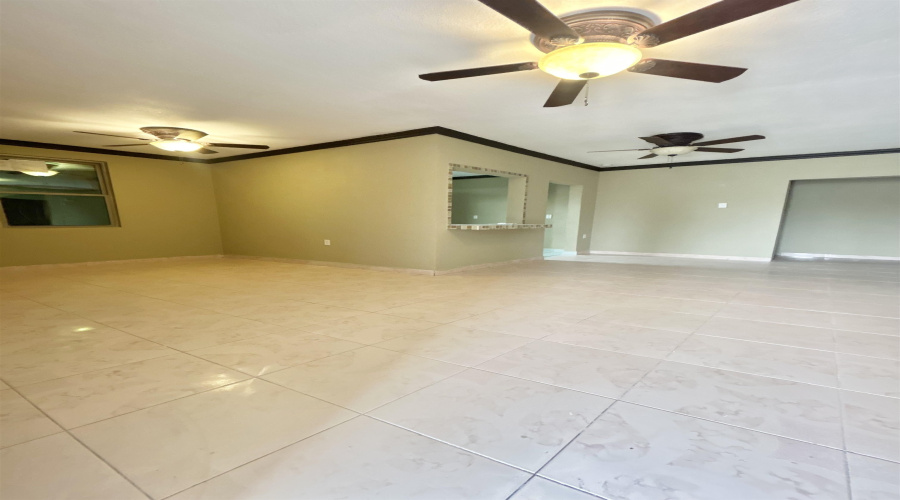 222 Segovia Dr, Laredo, Texas 78046, 3 Bedrooms Bedrooms, 5 Rooms Rooms,3 BathroomsBathrooms,Residential,For Sale,222 Segovia Dr,20254091