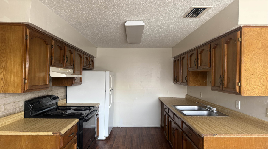 4902 Marcella Ave, Laredo, Texas 78041, 2 Bedrooms Bedrooms, 4 Rooms Rooms,1 BathroomBathrooms,Residential,For Rent,4902 Marcella Ave,20254529