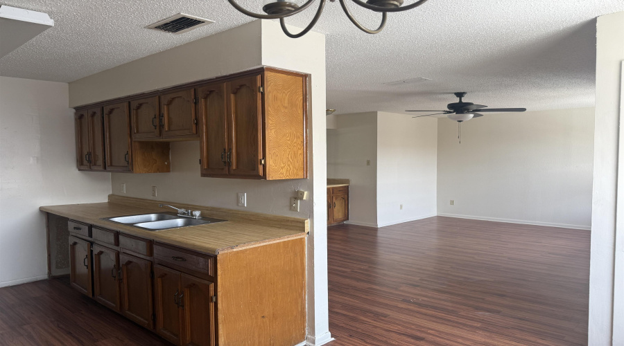 4902 Marcella Ave, Laredo, Texas 78041, 2 Bedrooms Bedrooms, 4 Rooms Rooms,1 BathroomBathrooms,Residential,For Rent,4902 Marcella Ave,20254529