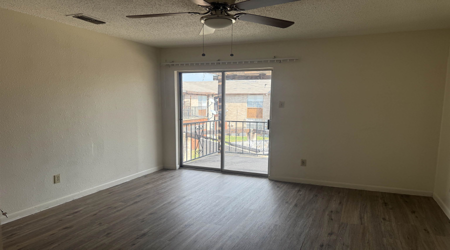 4902 Marcella Ave, Laredo, Texas 78041, 2 Bedrooms Bedrooms, 4 Rooms Rooms,1 BathroomBathrooms,Residential,For Rent,4902 Marcella Ave,20254529