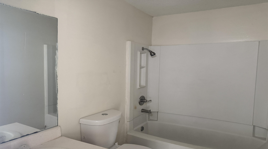 4902 Marcella Ave, Laredo, Texas 78041, 2 Bedrooms Bedrooms, 4 Rooms Rooms,1 BathroomBathrooms,Residential,For Rent,4902 Marcella Ave,20254529
