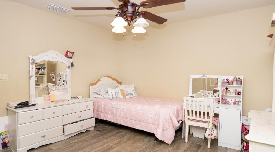 2701 Els Ct, Laredo, Texas 78045, 3 Bedrooms Bedrooms, 7 Rooms Rooms,2 BathroomsBathrooms,Residential,For Sale,2701 Els Ct,20254095